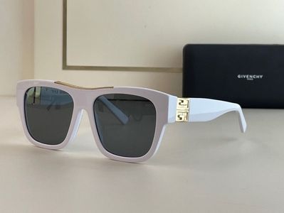 GIVENCHY Sunglasses 116